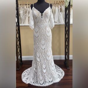 Elegant White Lace Wedding Dress